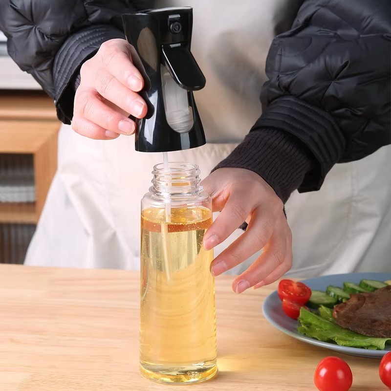 Camping Cooking Container - 250ml オイルスプレーボトル。キッチンでの調理、オリーブオイルのディスペンサー、キャンプ、バーベキュー、ベーキング、ビネガー、醤油のスプレー容器として使用可能。