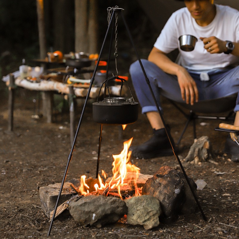 Camping Cooking Pot Tripod - ポータブルアウトドアクッキング三脚、三角形サポート、アルミ合金製調理鍋フレームツール、ステンレス製チェーン、キャンプアクセサリー