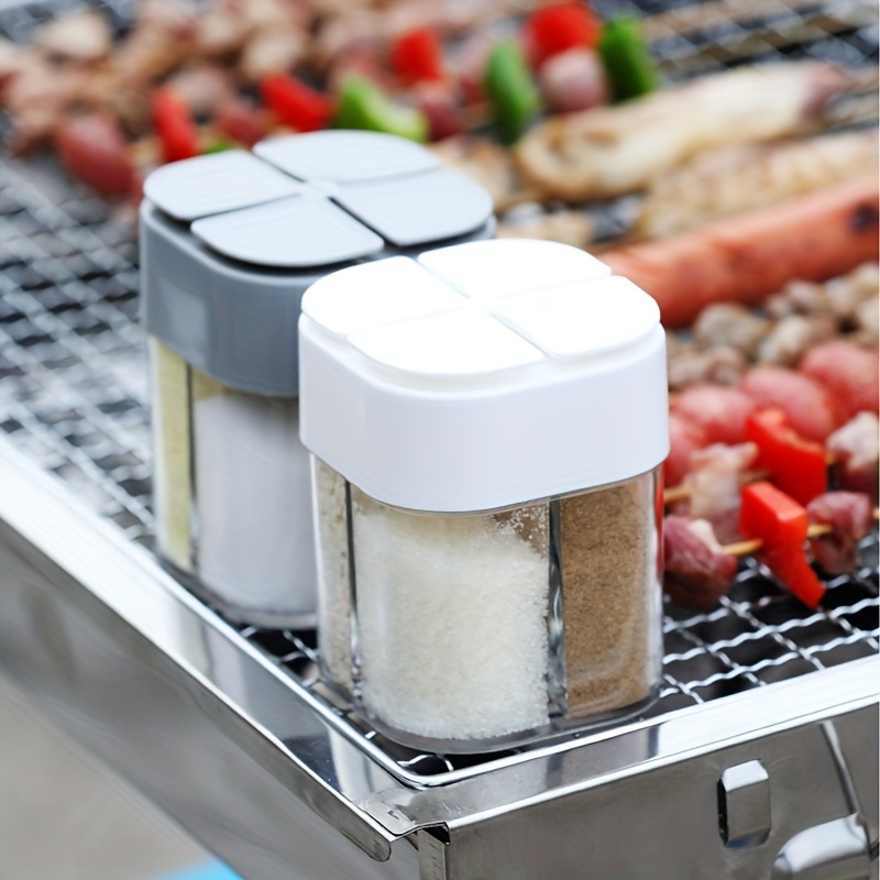 Camping Cooking Container - 4in1 キャンプ調味料シェーカー 多目的スパイスジャー 蓋付き 4コンパートメント 屋外バーベキュー調理用